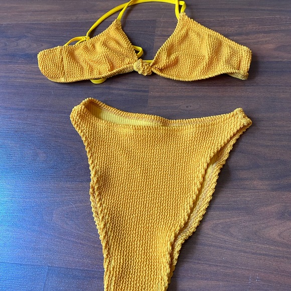SOLD Skatie yellow bikini - Picture 3 of 5
